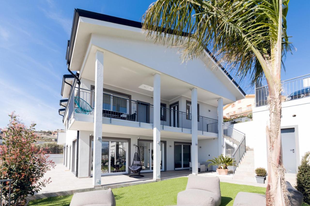 Villa La Matta Apartments And Luxury Suites Sanremo Exteriör bild